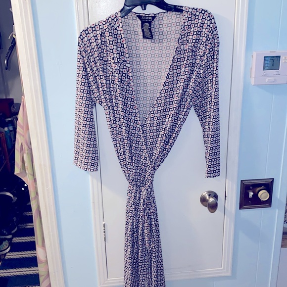 George three-quarter sleeve wrap, dress, black, red and white - Picture 2 of 6